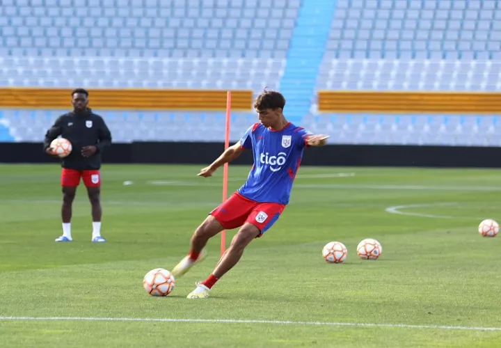 Martín Krug en los entrenamientos con Panamá. Foto:Cantera Levante UD