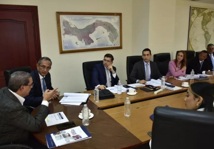 La reunión se realizó en el  Despacho Superior del Miviot. Foto: Cortesía