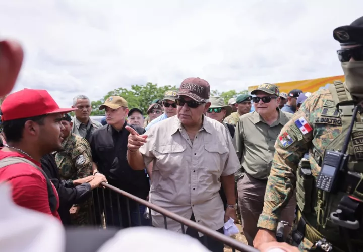 José Raúl Mulino visitó este viernes Darién para conocer la realidad migratoria. Foto: Cortesía