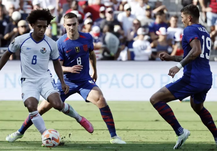 Panamá en duro partido contra Estados Unidos. Foto: EFE
