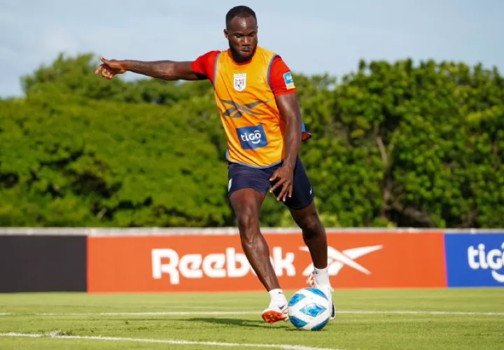 Cecilio Waterman en los entrenamientos de la selección de Panamá con miras al partido contra Guayana. Foto: Fepafut