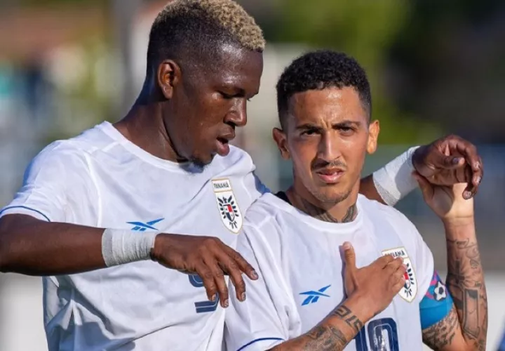 Ángel Orelién (10) anotó tres goles para Panamá.  Foto: Fepafut