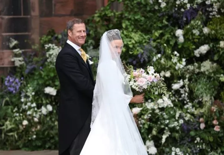 Olivia Henson a su llegada a la catedral de Chester, en el noroeste de Inglaterra el 7 de junio de 2024. EFE