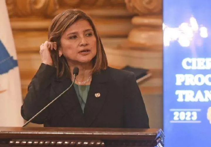 Karin Herrera viajará en representación de Arévalo.
