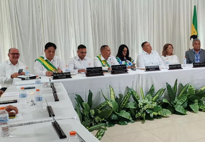 alcaldes-lachorrera_easy-resize.com_1.jpg