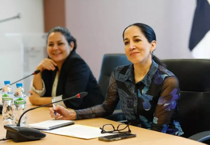 La titular de Cultura expresó que el ministerio apoyará a los artesanos.Foto: Cortesía