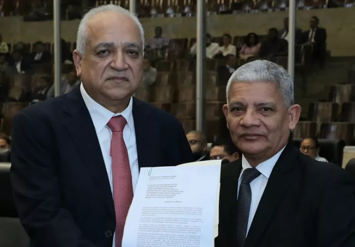Camacho hizo un llamado a realizar una discusión profunda de este anteproyecto . Foto: Cortesía