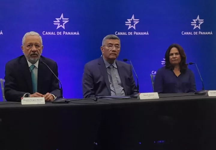 Directivos del Canal de Panamá se refirieron este lunes a las implicaciones de contar con una cuenca más extensa. Foto: Víctor Arosemena