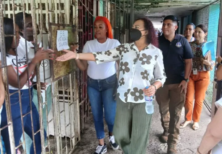 Mariela Jiménez, directora del Sistema Penitenciario, durante una de sus visitas al Cefere.