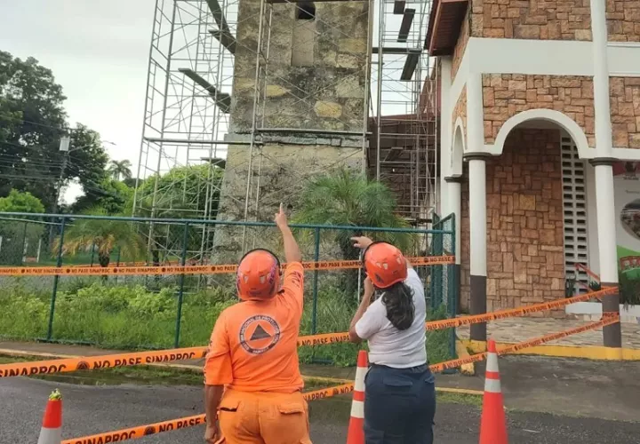También se llevó a cabo una inspección en la torre de la Catedral San José de David. Foto. Sinaprroc