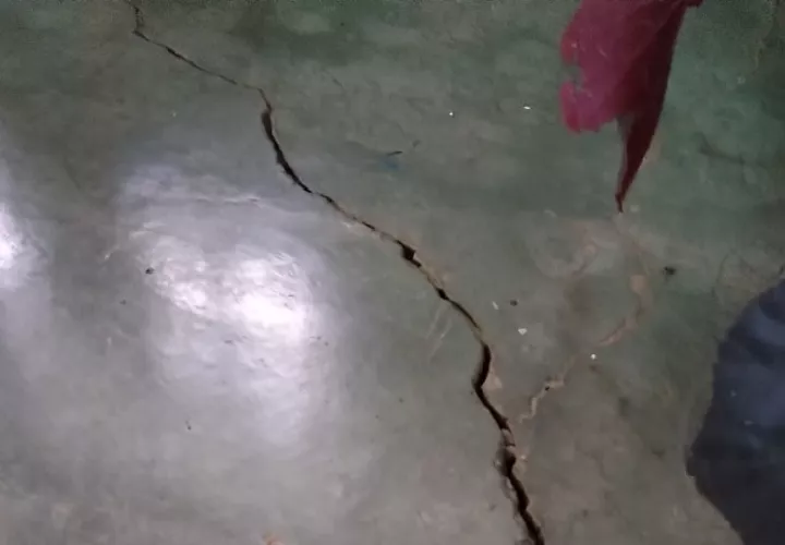 Se encontraron algunos pisos rajados.