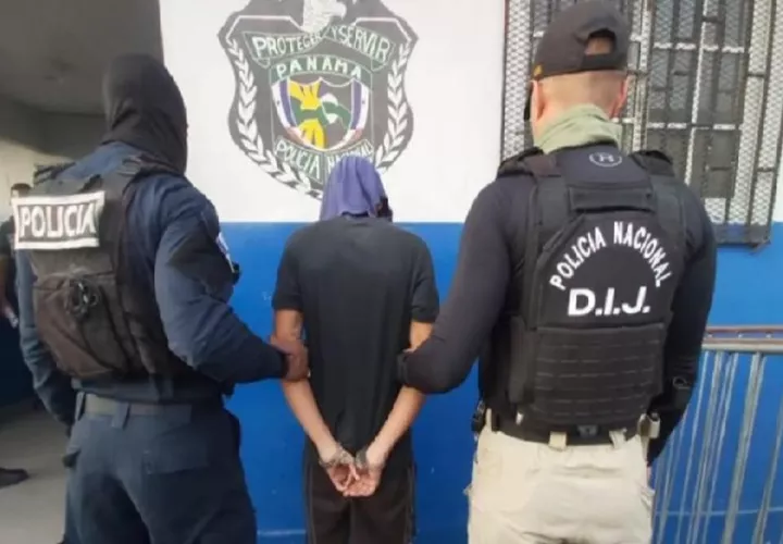 Ambos serán presentados ante un Juez de Garantías para que se apliquen las medidas cautelares correspondientes, por su presunta participación en el homicidio de Carlos Casanova Ríos. Foto. Proteger y Servir