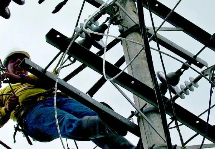 Las fallas eléctricas generan pérdidas económicas y afectan la calidad de vida de la población. Cortesía