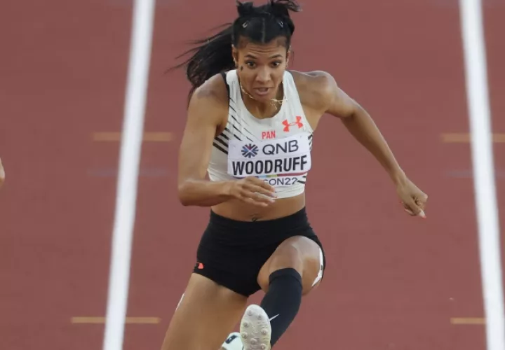 Gianna Woodruff, corredora de los 400 metros con vallas. Foto: EFE