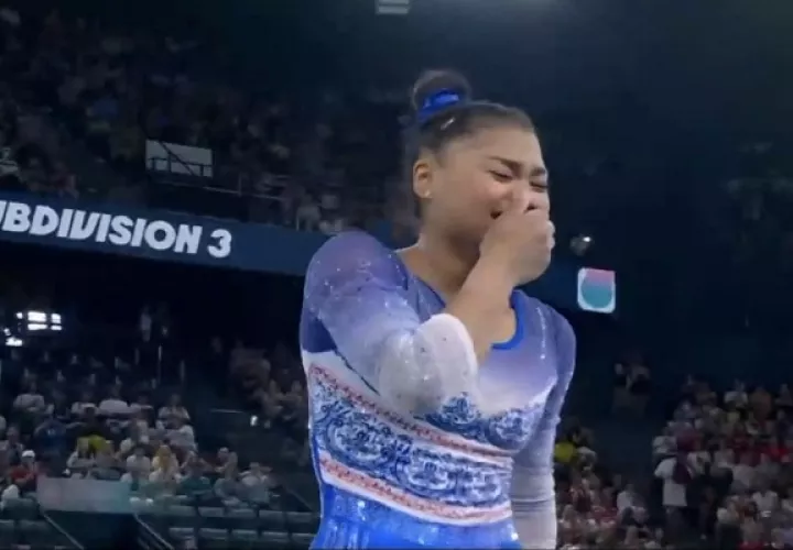 Hillary Heron, terminó emocionada su participación en París.