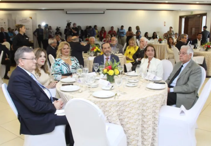 Los empresarios se reunieron este miércoles en el Club Unión para iniciar la celebración de los 60 años del Consejo Nacional de la Empresa Privada (Conep).  Cortesía