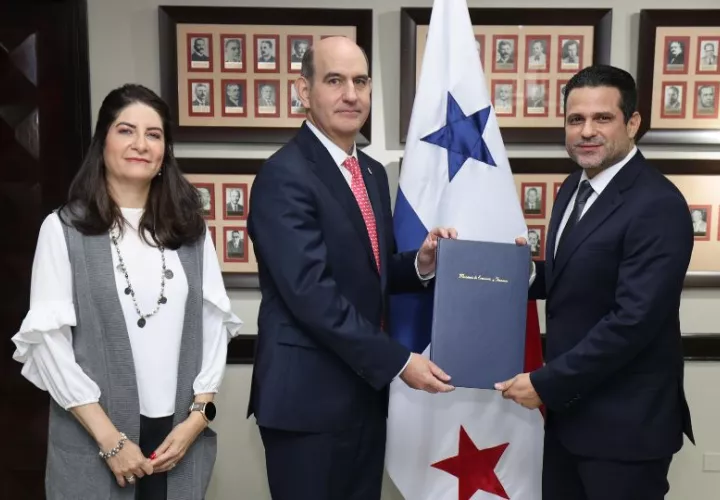 José Antonio Ruiz Blanco toma posesión de la administración de Tocumen S.A. Foto: Cortesía