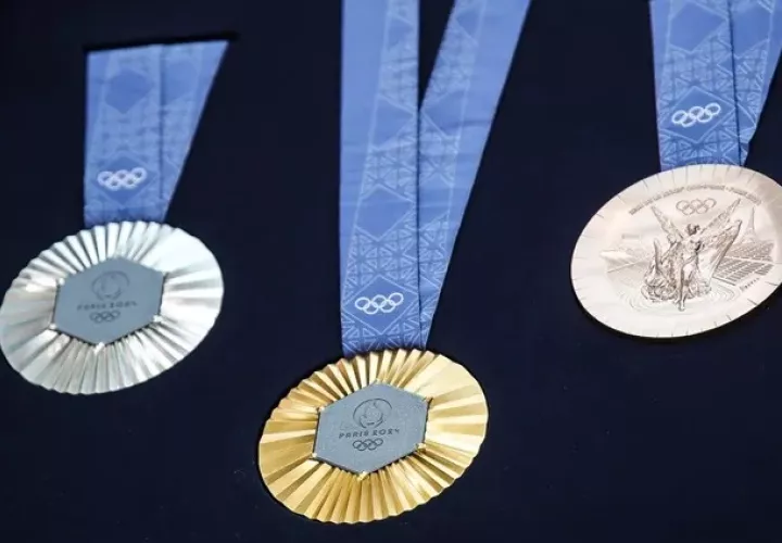 Vista de las medallas olímpicas de París 2024 en su presentación en la sede del Comité Olímpico en Saint Denis, Francia. EFE/Archivo