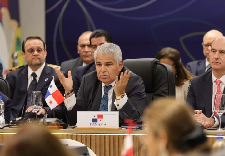 El presidente José Raúl Mulino participó este lunes en la reunión semestral de Mercosur, realizada en Asunción. Foto: Cortesía