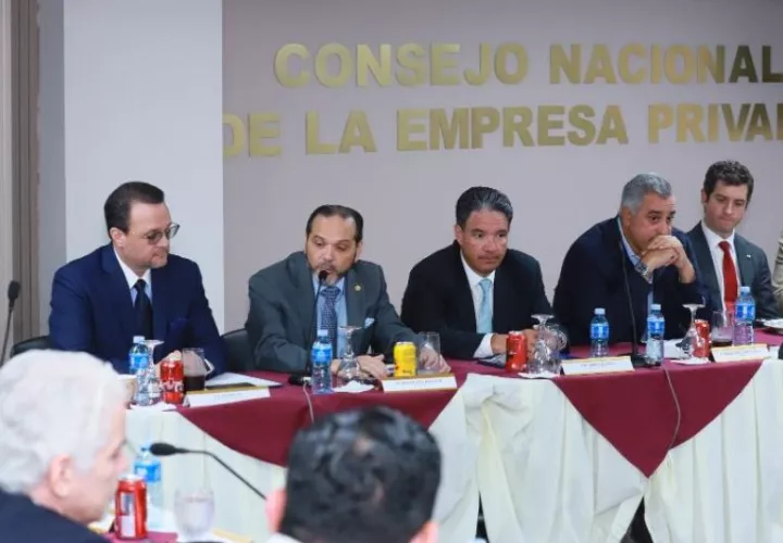 Reunión entre el MICI y el Conep. Foto: Cortesía
