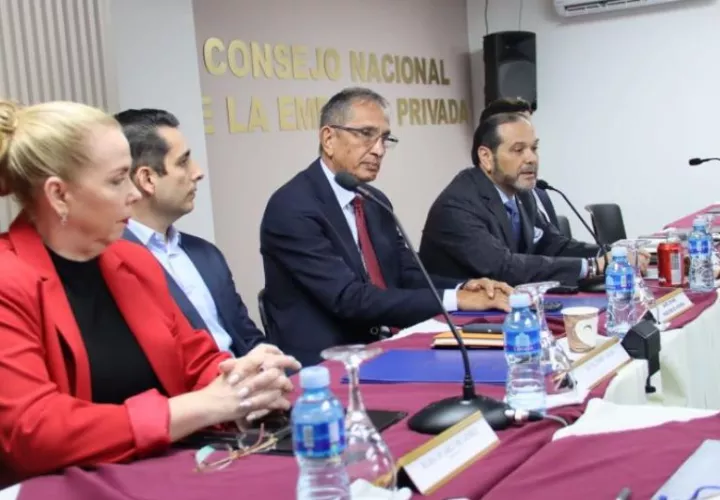 El ministro Jaime Jované se reunió con los miembros del Conep. Foto: Cortesía
