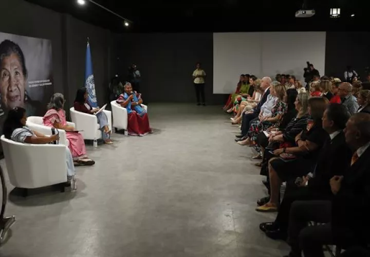 Exposición 'Pasos firmes en igualdad de género y salud femenina'