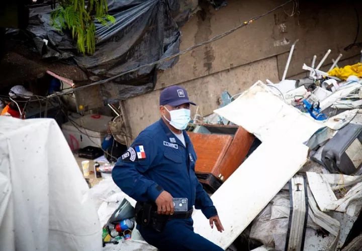 Agentes del Servicio de Policía de Niñez y Adolescencia. Foto: Mitradel