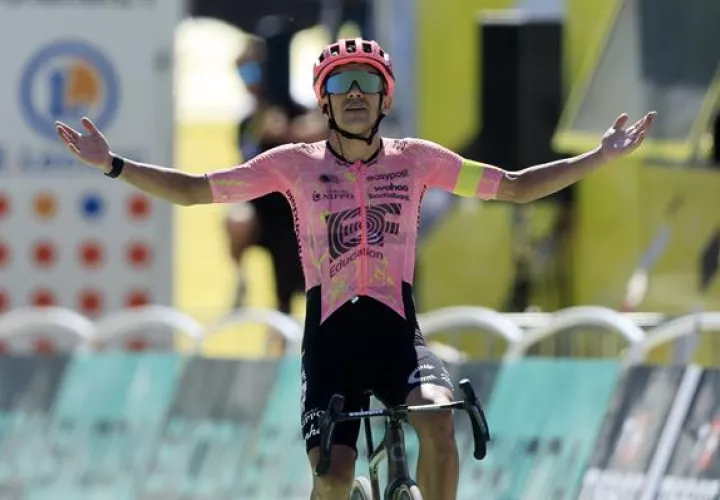Richard Carapaz se convirtió en el primer ecuatoriano en ganar una etapa en el Tour de Francia. Foto: EFE