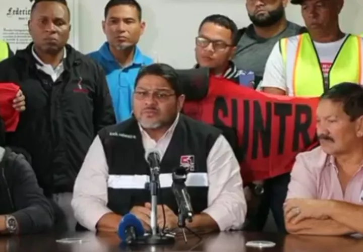 Dirigentes del Sindicato Único de Trabajadores de la Construcción y Similares (Suntracs).