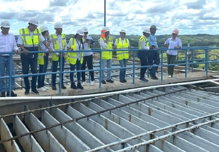 Con las autoridades del Idaan se realizará una mesa técnica una vez terminadas las inspecciones, para conocer los planes de mantenimiento y brindar recomendaciones . Foto. Thays Domínguez