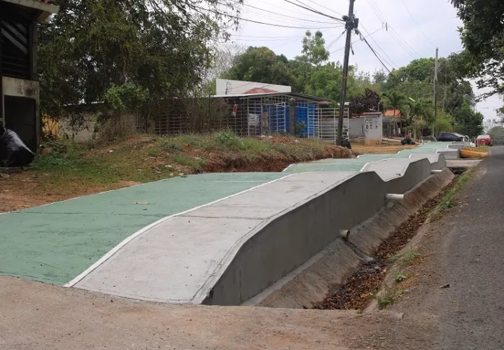 Según las autoridades, la obra no cumple con la normativa de ciclovía. Foto: Eric A. Montenegro