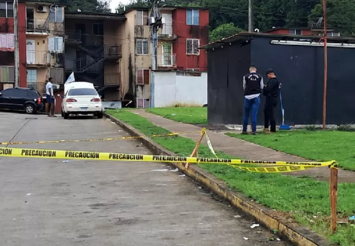 El ataque  contra Ricardo Montilla Alexander, ocurrió detrás de los multifamiliares número 10 y 11 en la provincia de Colón. Foto. Diómedes Sánchez