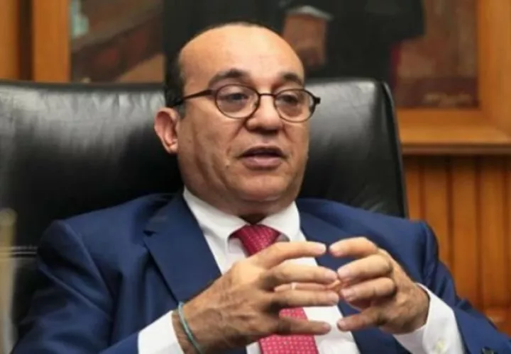 Eduardo Flores, rector de la Universidad de Panamá.