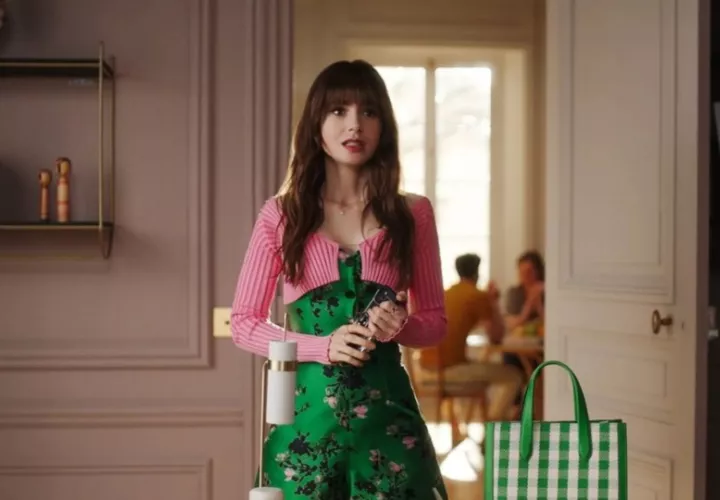 'Emily en París' está en segundo lugar a nivel local. Foto: Netflix