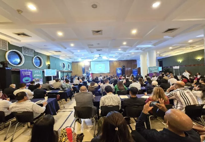 Más de 150 emprendedores participaron en el II Congreso de Emprendimiento