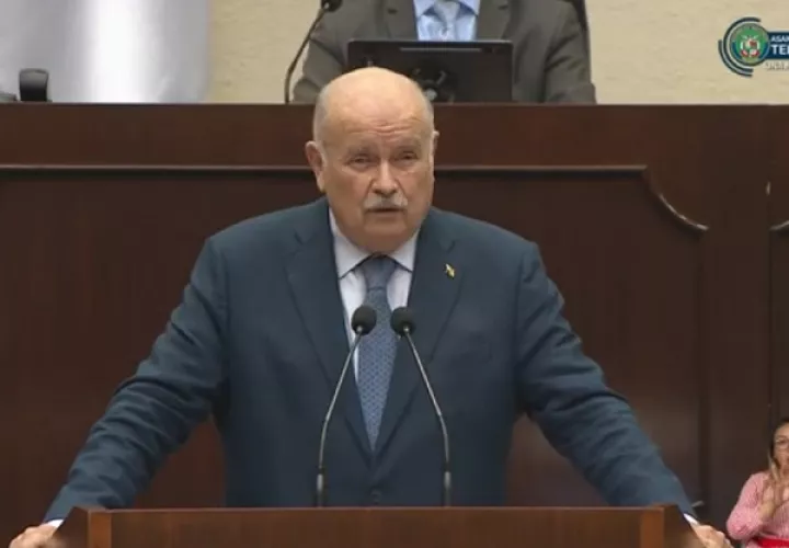 El catedrático Miguel Antonio Bernal asistió el pleno de la Asamblea Nacional.  