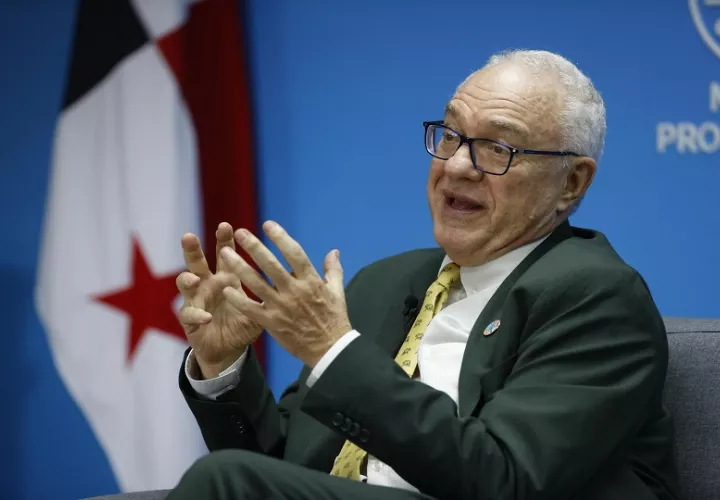 El subdirector general de la FAO, Mario Lubetkin, durante una visita a Ciudad de Panamá. Foto: EFE