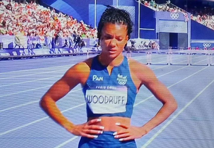 Gianna Woodruff terminó en el tercer lugar de su heat de repechaje.
