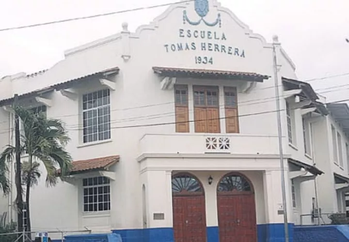 Las clases fueron suspendidas, porque era necesario acordonar el área para facilitar el trabajo investigativo. Foto. Thays Domínguez