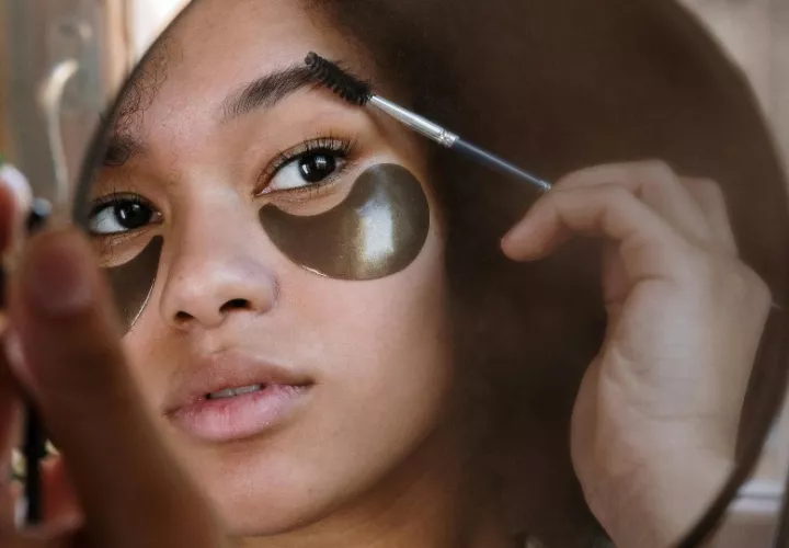 La técnica ayuda a dar una sensación visual de cejas más pobladas y gruesas.  Foto: Cedida por Cottonbro