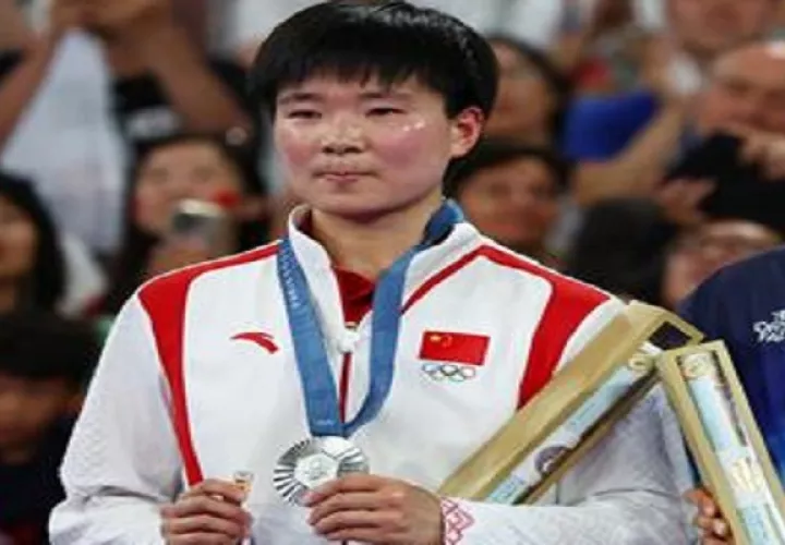 La medallista de plata la china He Bing Jiao. Foto:EFE