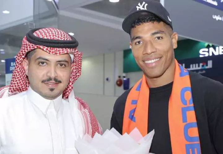 Orlando 'Kuty' Mosquera fue recibido por su nuevo club Al Fayha de Arabia Saudita. Foto: Instagram