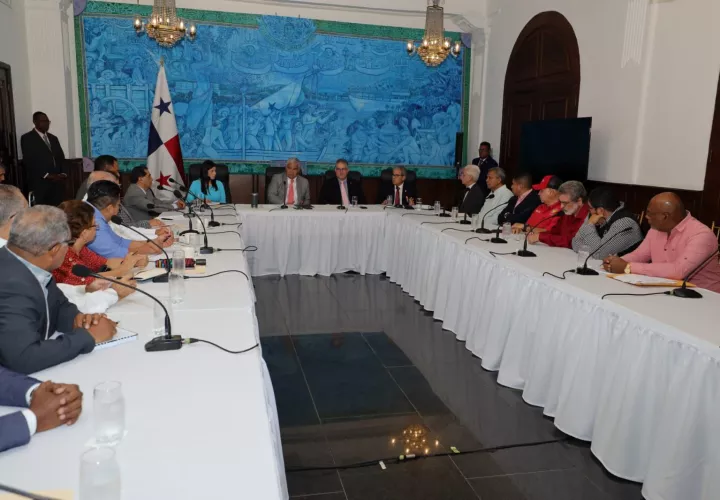 Mulino conversó hoy con dirigentes de los gremios de trabajadores. Cortesía
