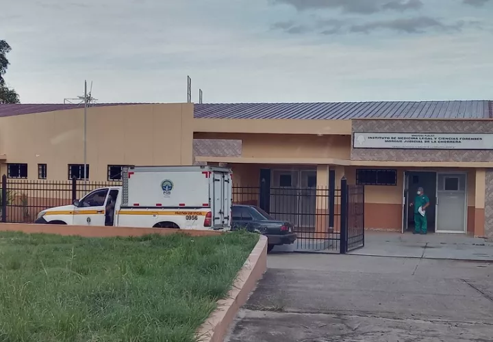  La esposa de la víctima, confirmó a las autoridades que se encontraba dentro de la casa al momento de escuchar las detonaciones, y al salir encontró a su pareja sin signos vitales. Foto. Eric Montenegro