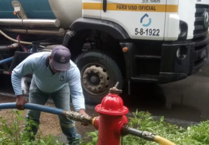 Idaan habilitó cisternas para abastecer a lugares sensitivos afectados. Foto: Cortesía