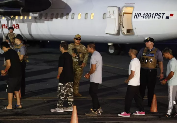 El primer vuelo con deportados financiado por Estados Unidos partió esta semana. Foto: EFE