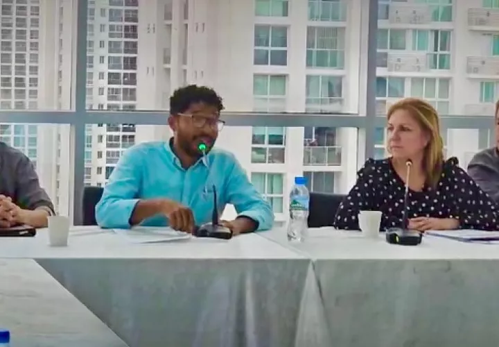 La ministra de Gobierno, Dinoska Montalvo, instruyó la mesa técnica para solucionar la problemática. Foto: Cortesía