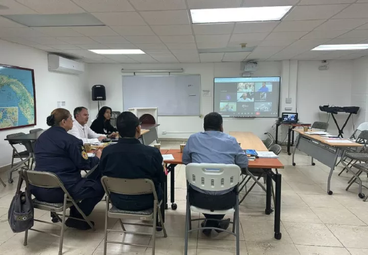 Funcionarios de la AMP se preparan para simulacros en casos de tsunamis  en el distrito de Barú. Foto: Cortesía/AMP.