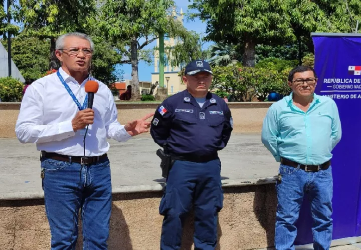 El director regional de MiAmbiente en Chiriquí, Ernesto Ponce, hizo un llamado para proteger  las fuentes hídricas. Foto. Cortesía de MiAmbiente
