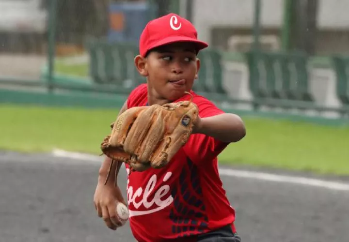 Coclé se enfrenta a Panamá Oeste. Foto: Fedebeis